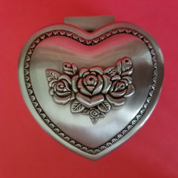 Preserved Eternal Red Rose in Heart-shaped Jewelry Box - Picture 5 of 15